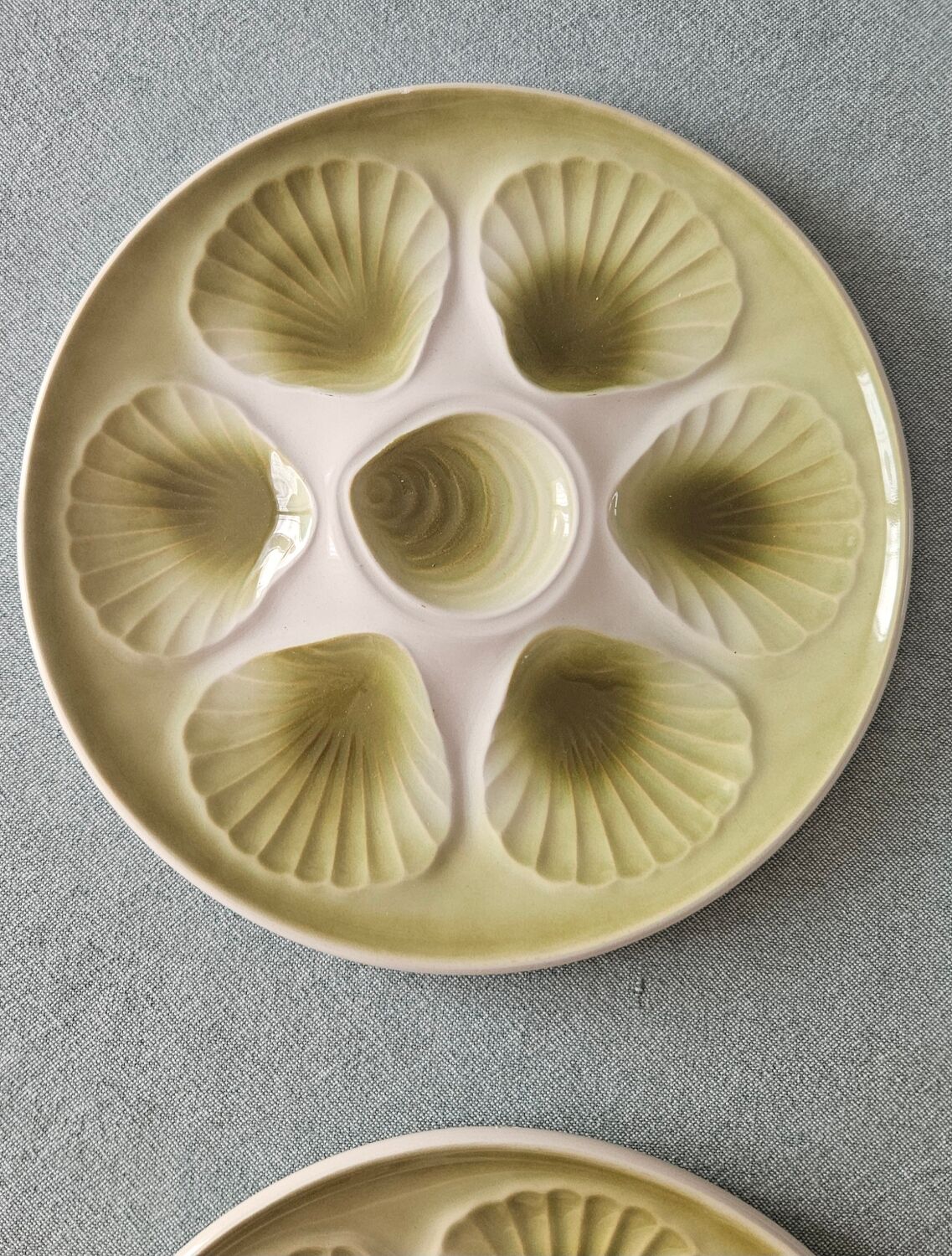 Lot of 8 vintage oyster plates moulin des loups - sage green - fran