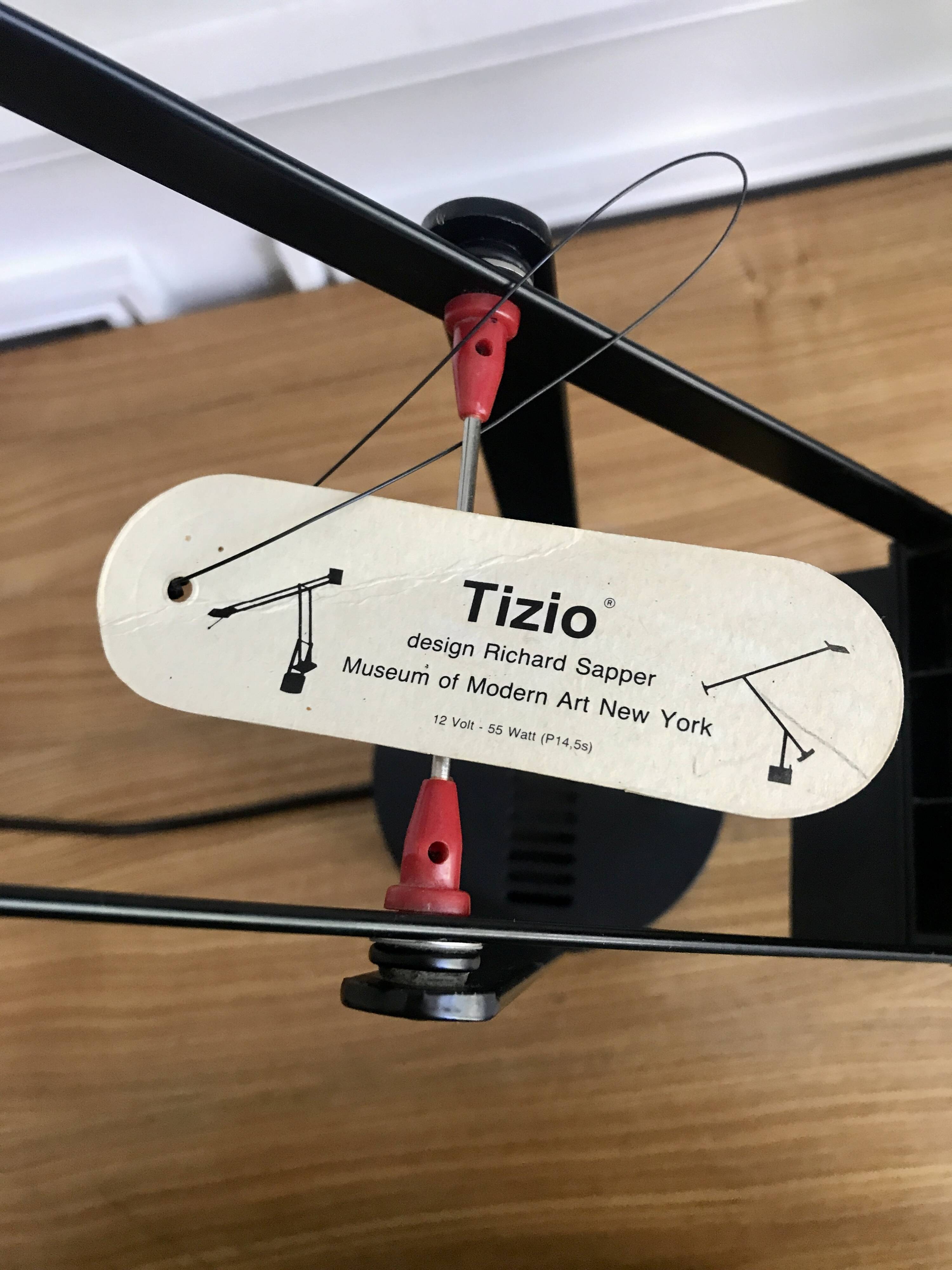 Artemide Tizio adjustable table lamp