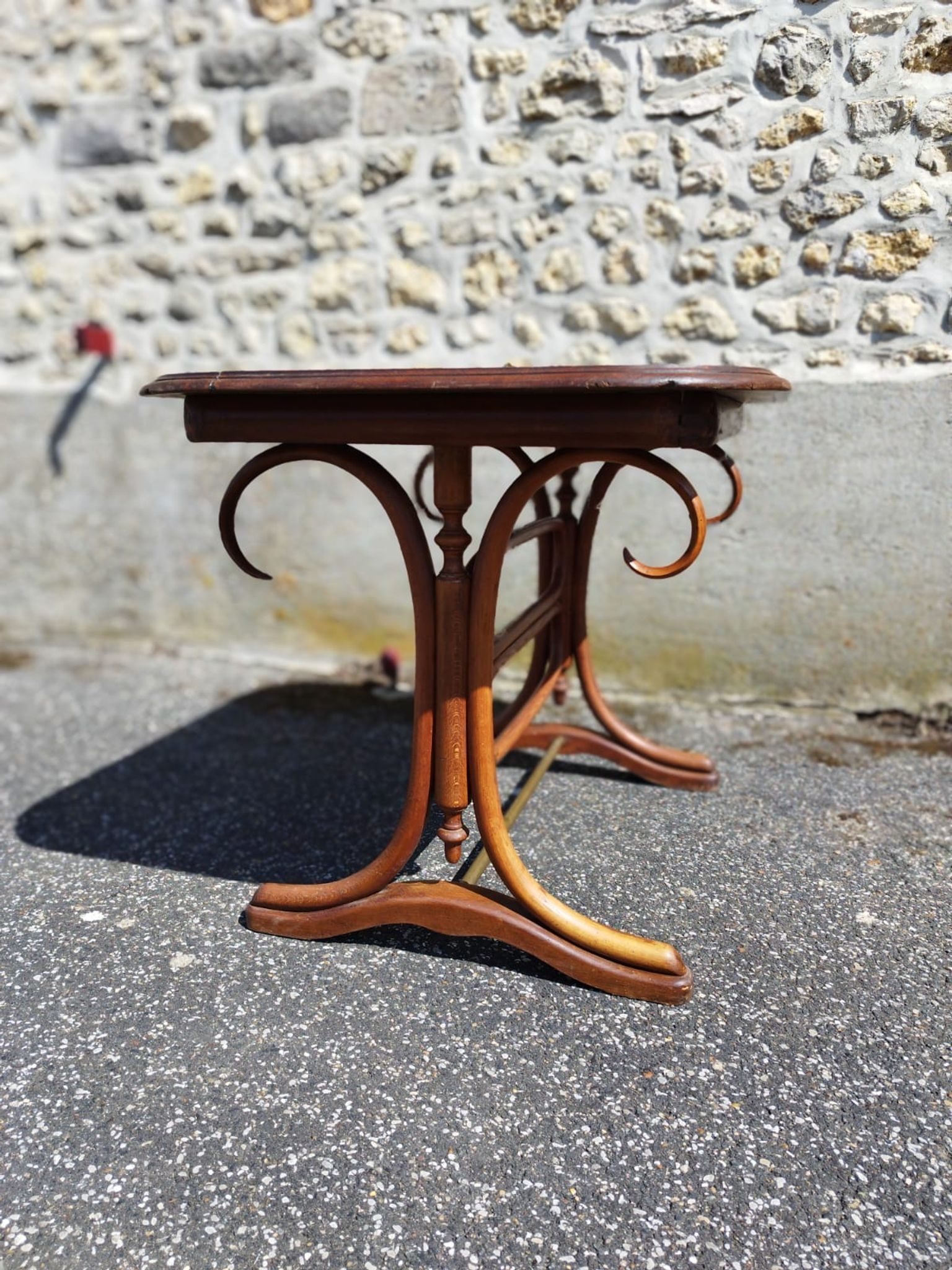 Table bistrot pieds en bois courbé