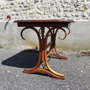 Table bistrot pieds en bois courbé