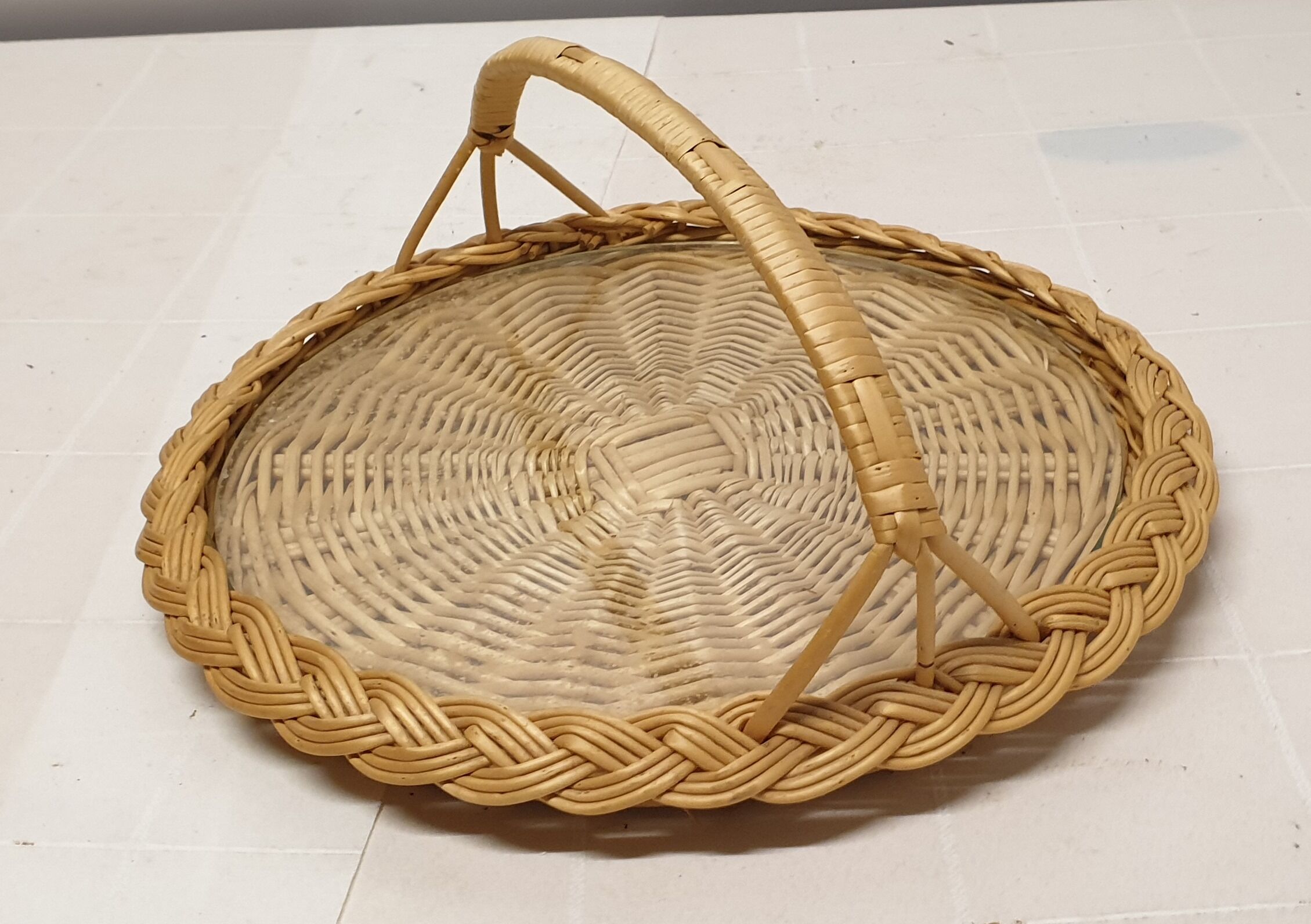 Vintage wicker pie dish