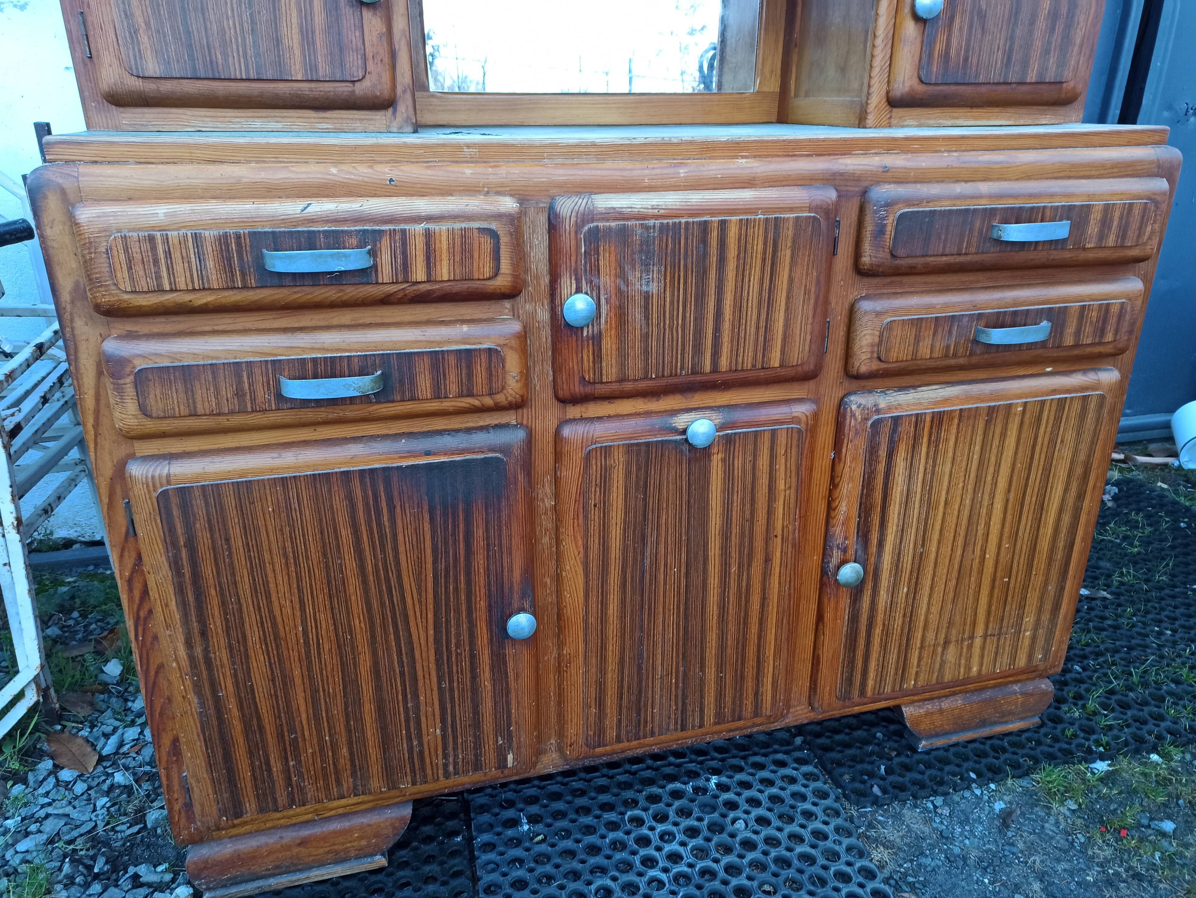 Mado buffet in its mirror kitchen buffet juice