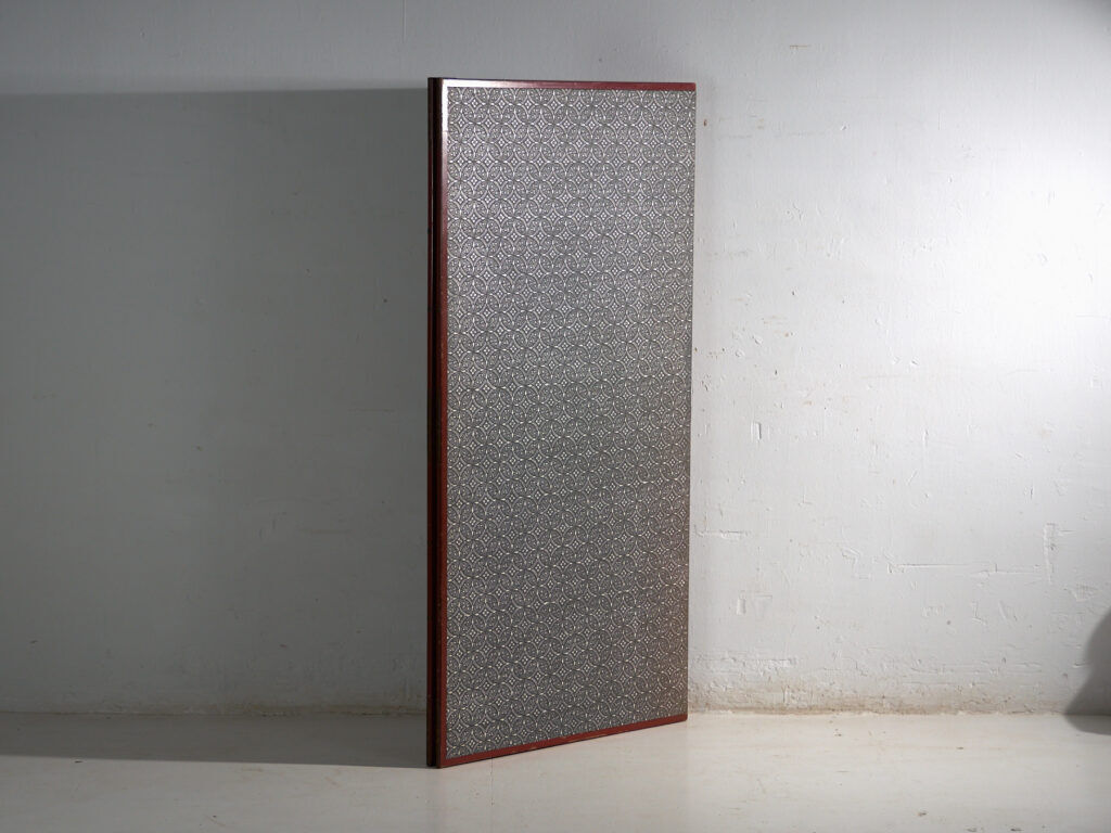 Ancient Japanese folding screen with two panels on a gold background – Japan, circa 1920