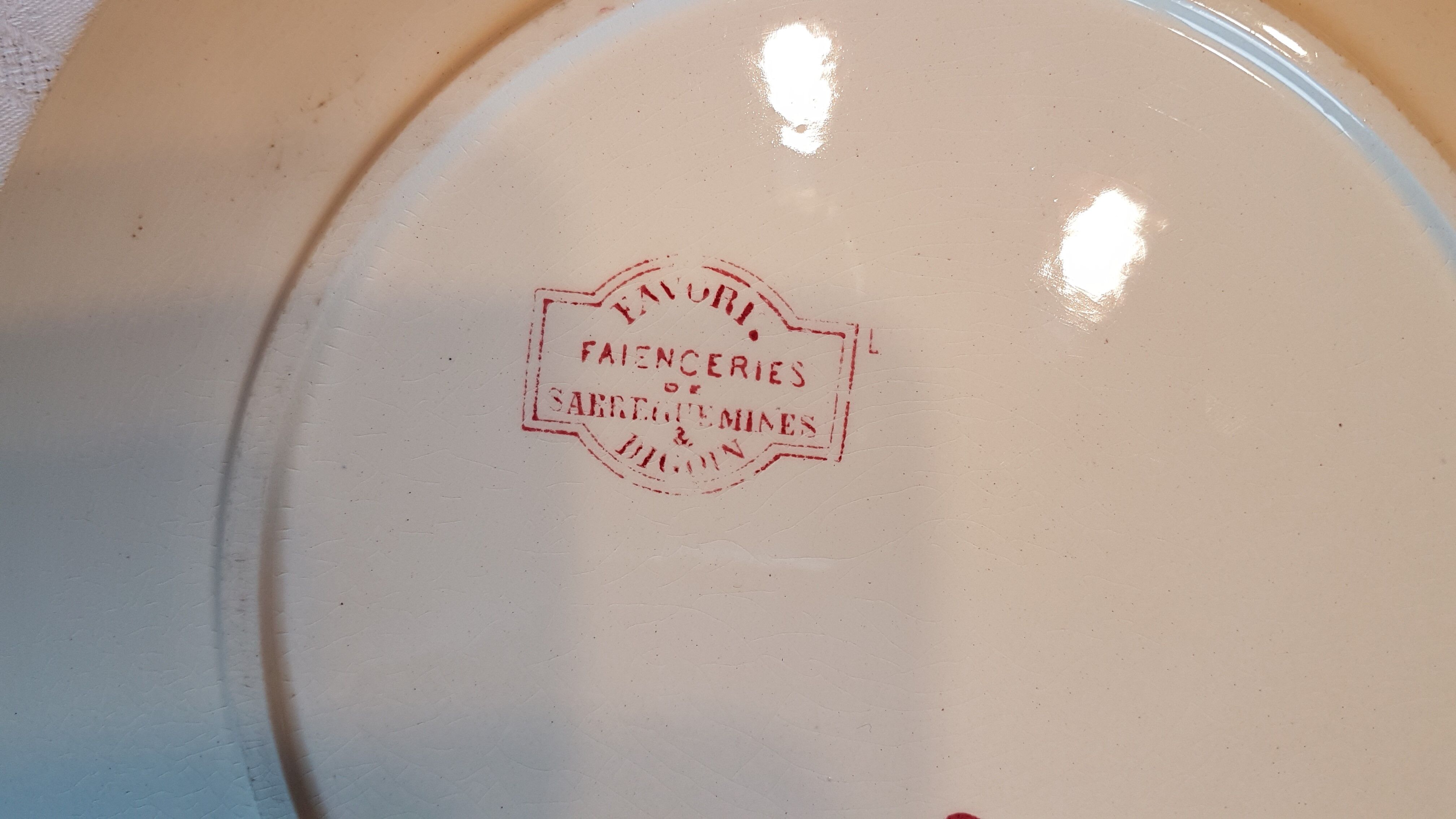 Plate with decoration of flowers and birds