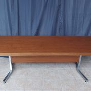 Grand bureau vintage en acajou et métal chrome