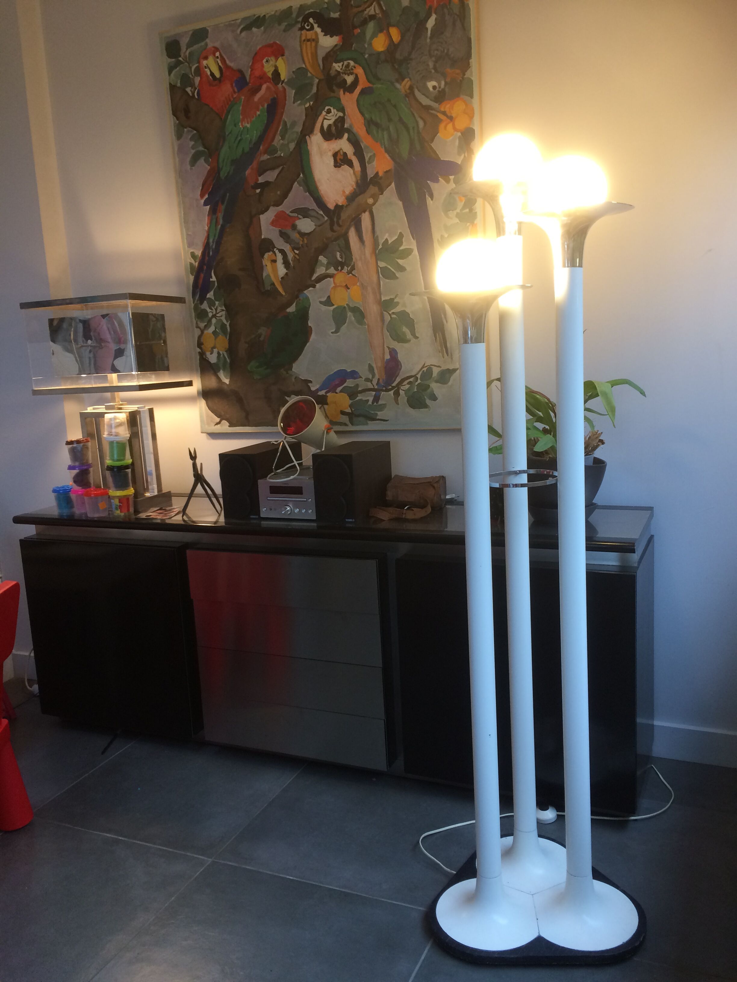 Space-age "trumpet" lamppost circa 1970s