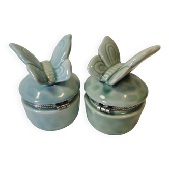 2 ravissantes boîtes à bagues, pillule ou à dents en forme de papillons en céramique Vintage