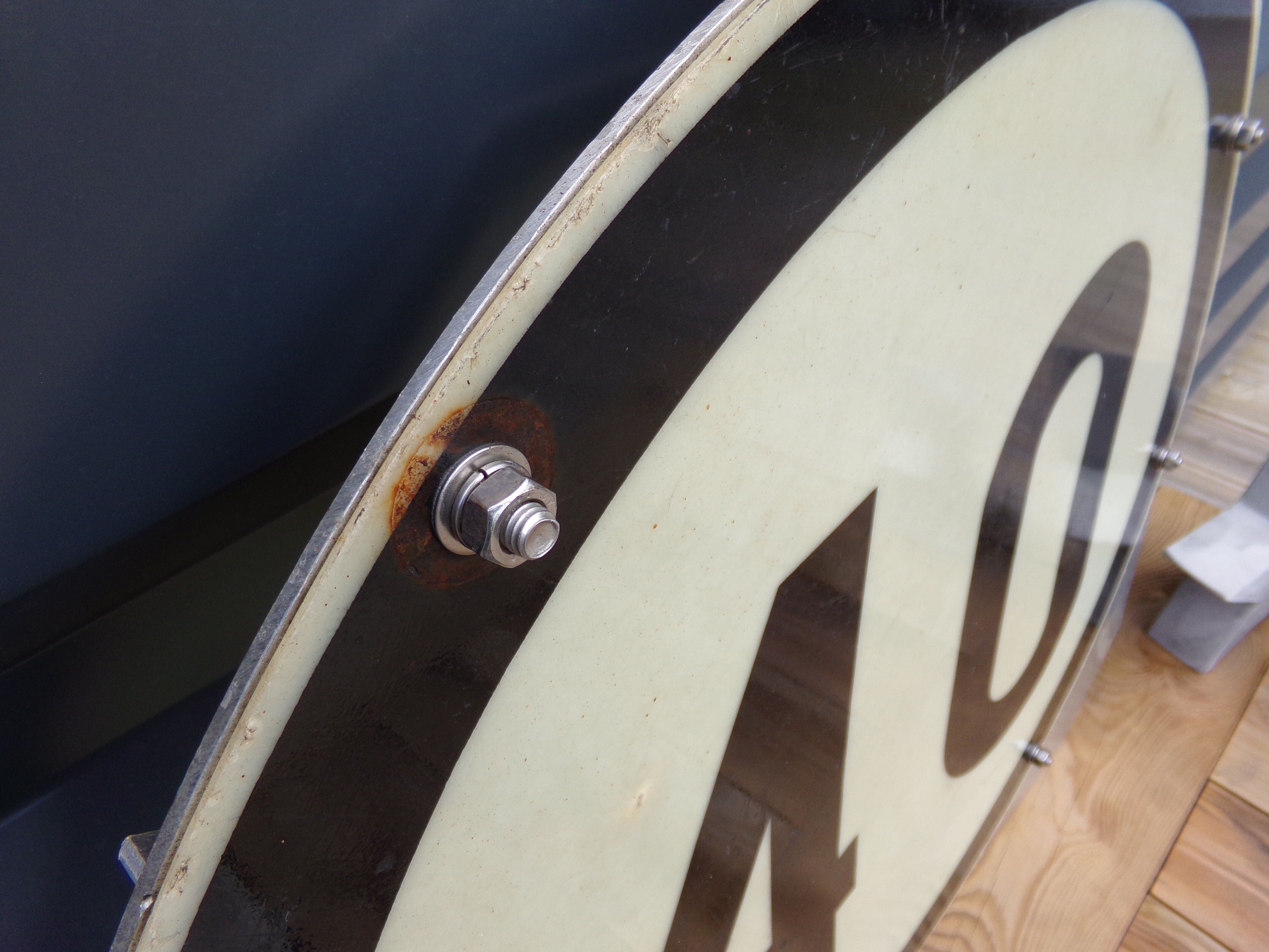 Industrial decorative limitation plate