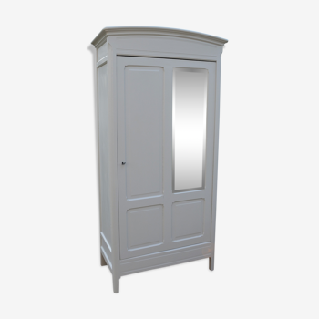 Armoire penderie en bois peint