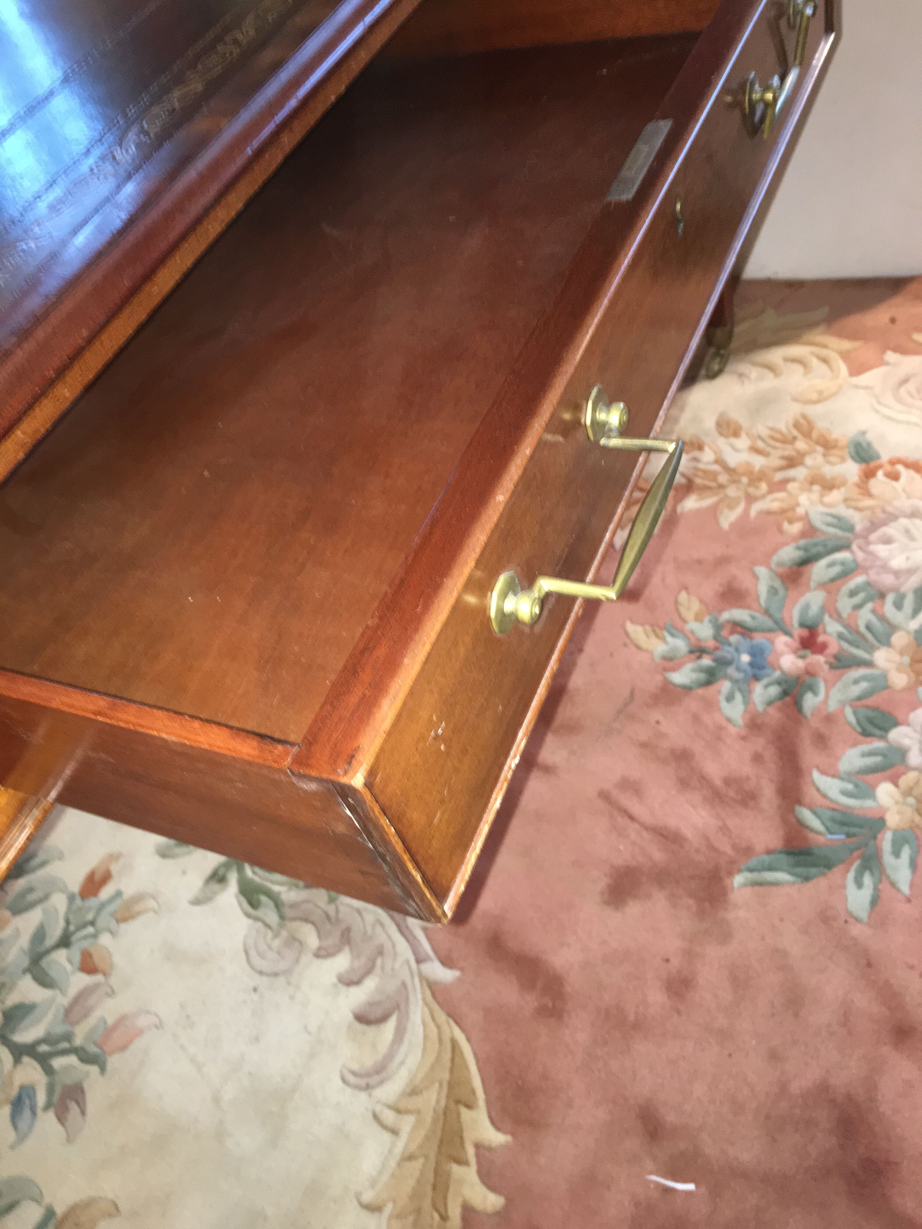 Double-sided desk