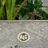 Zinc tray