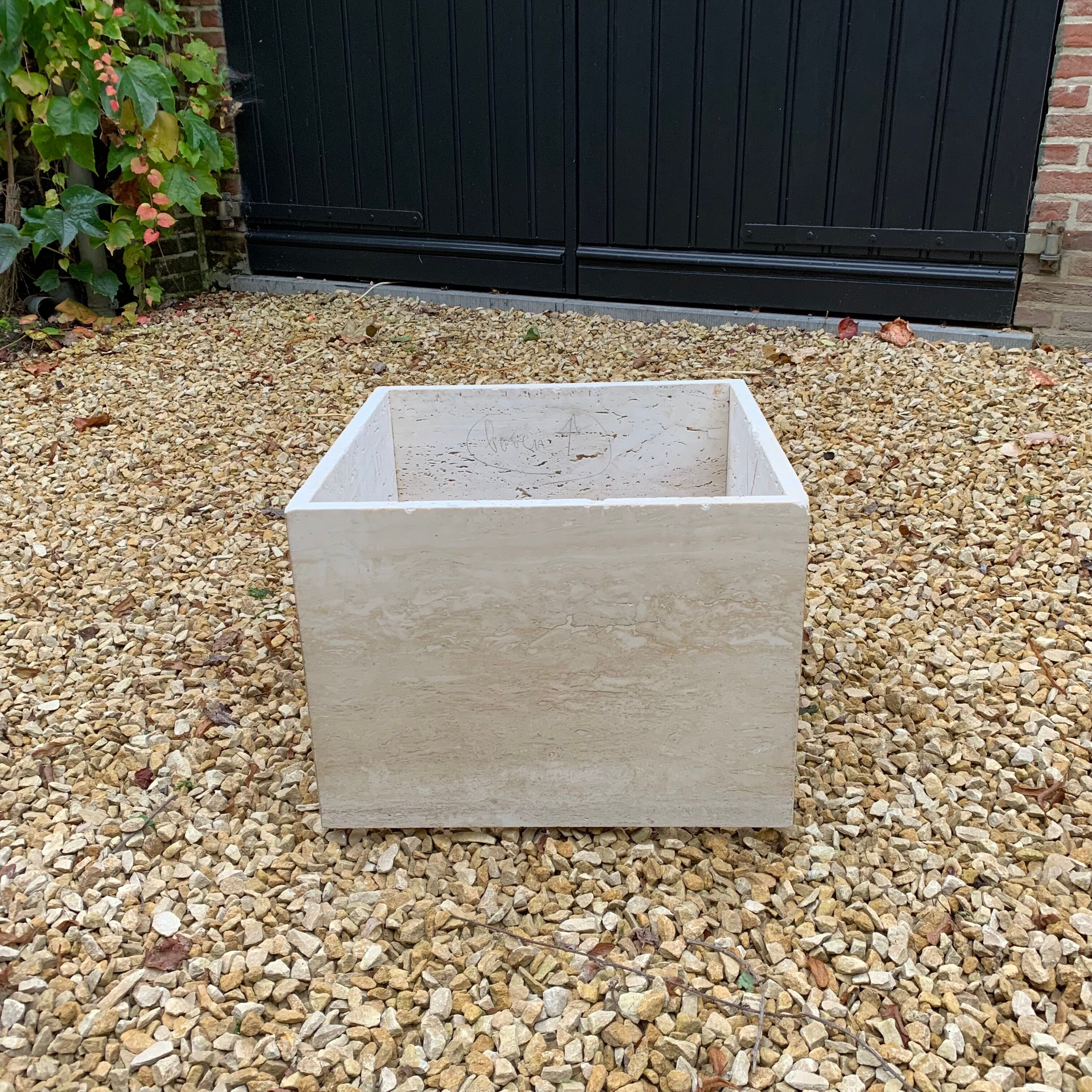 Table basse en travertin 115x115 cm