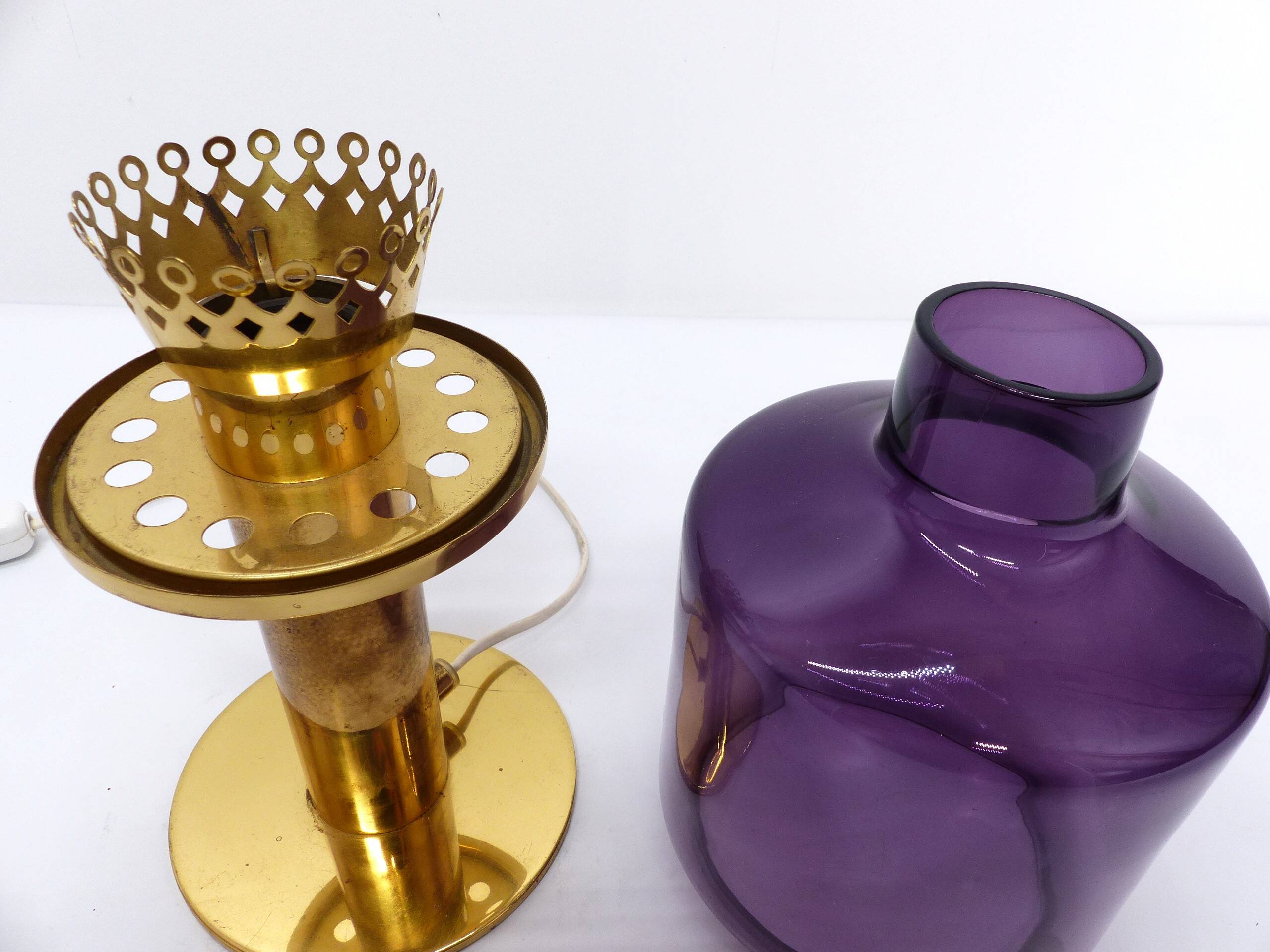 Hans-Agne Jakobsson Scandinavian lamp brass and purple glass B 102