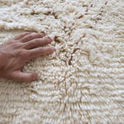 Large Moroccan rug made of natural wool, dimensions 250x150 cm, handmade.