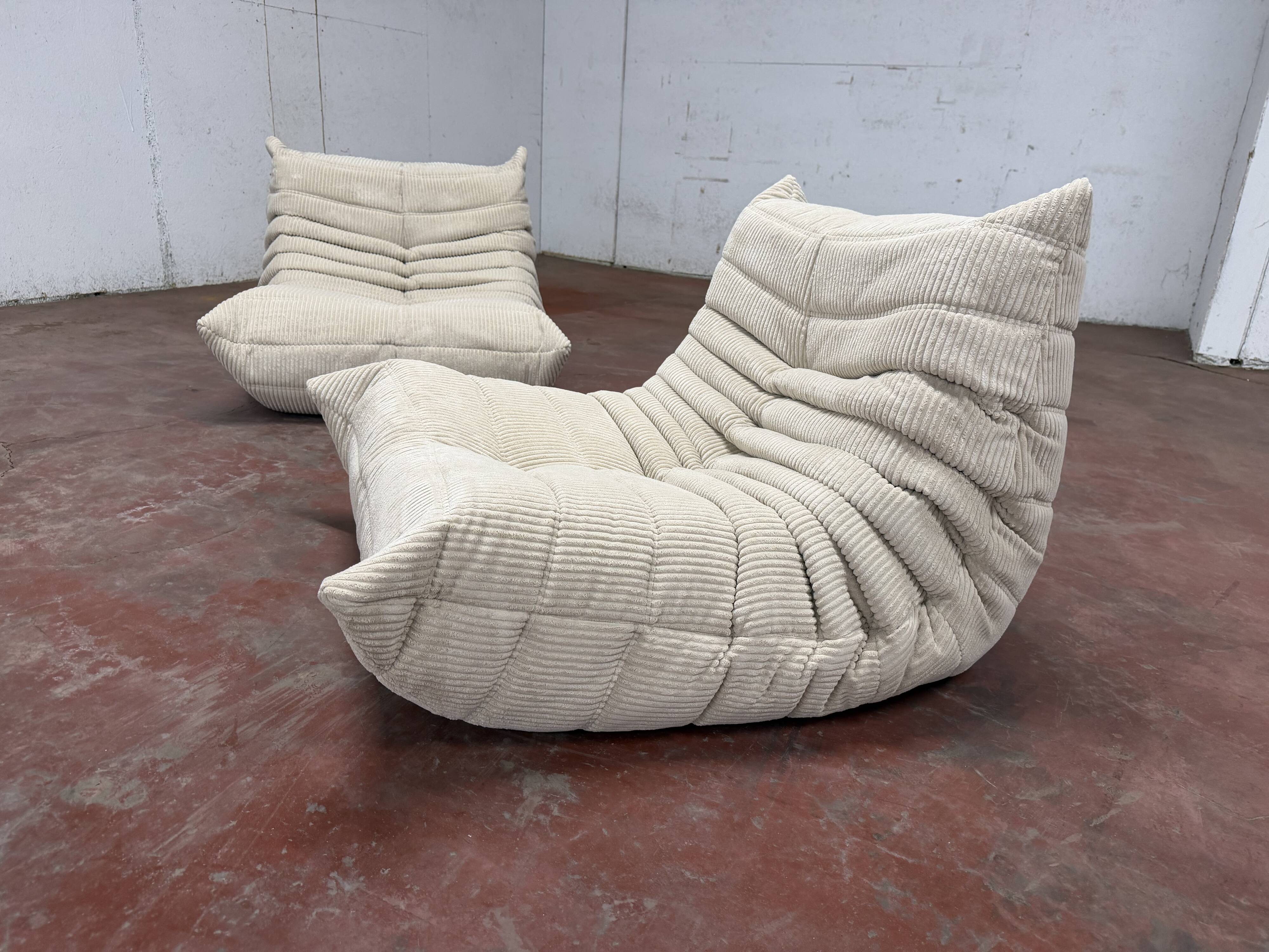 Ligne Roset Togo 2x 1-seater with 1x ottoman in beige corduroy in 10/10 condition!!