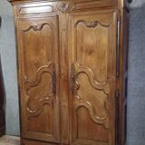 Antique Louis XV wardrobe in solid wood (oak and walnut)