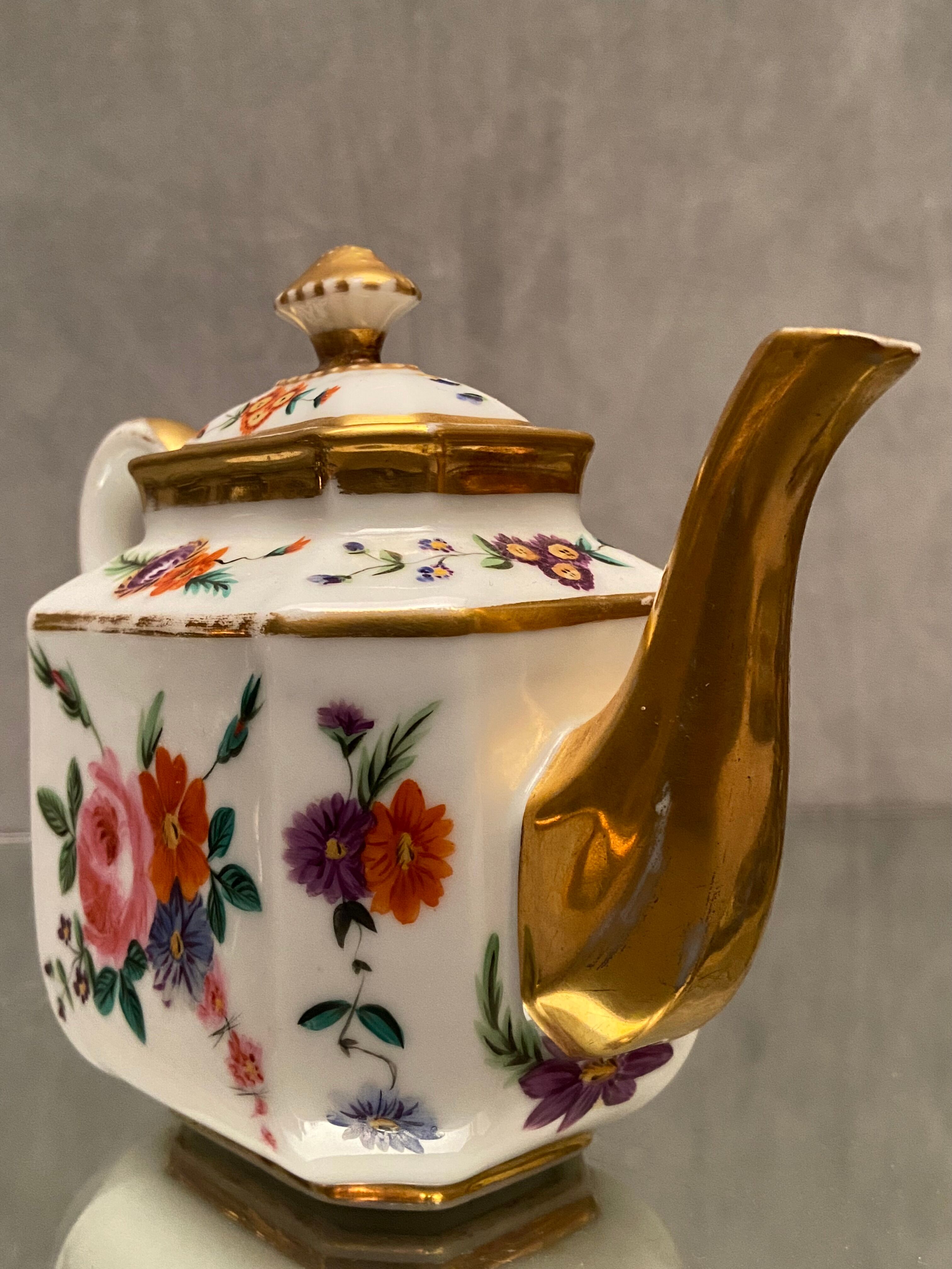 Selfish porcelain teapot Old Paris floral decoration polychrome and gold nineteenth