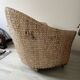 Fauteuil en feuilles de bananier tressées