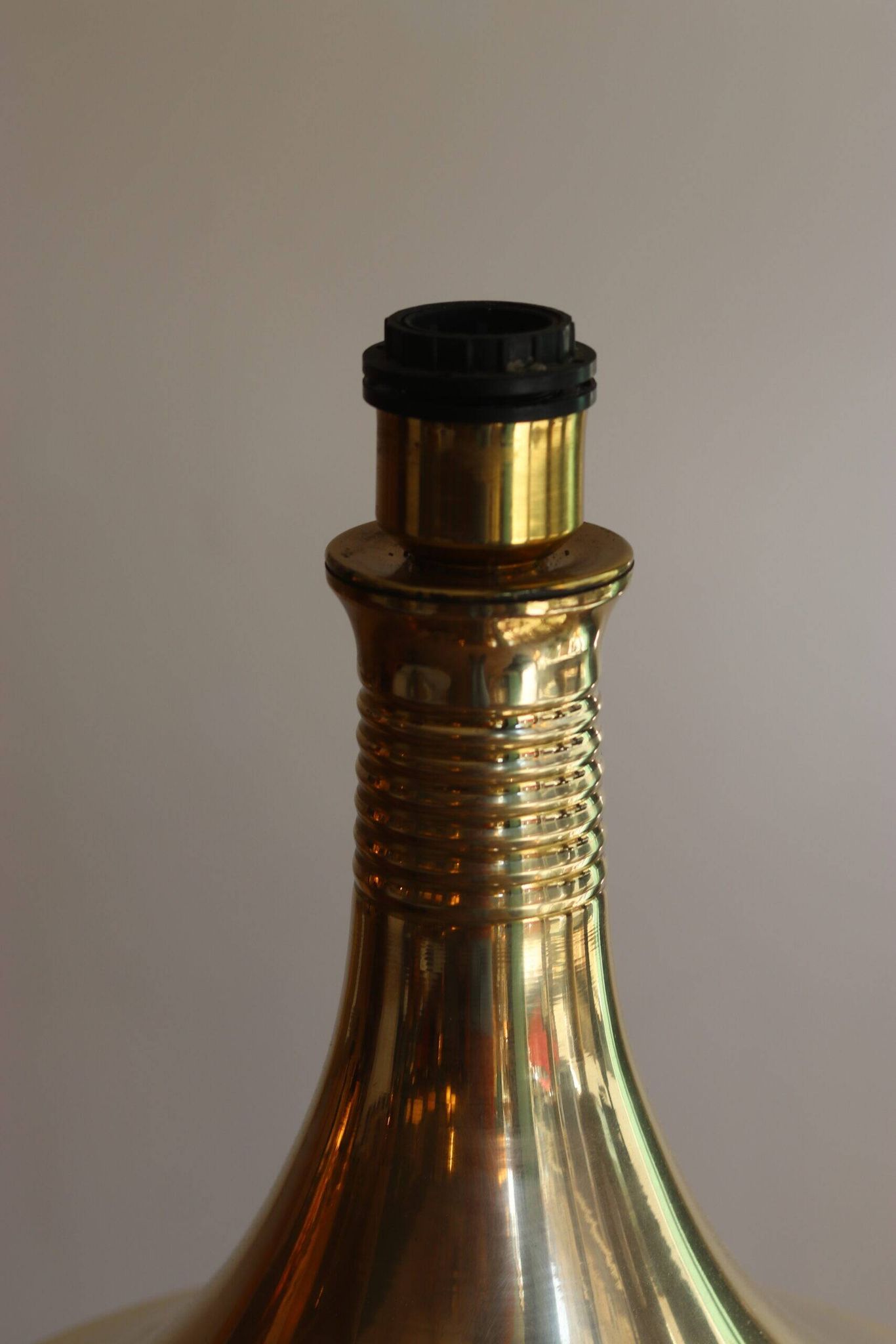 Grande lampe en laiton, années 60, style mid-century