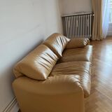 Cassina Maralunga sofa by Vico Magistretti