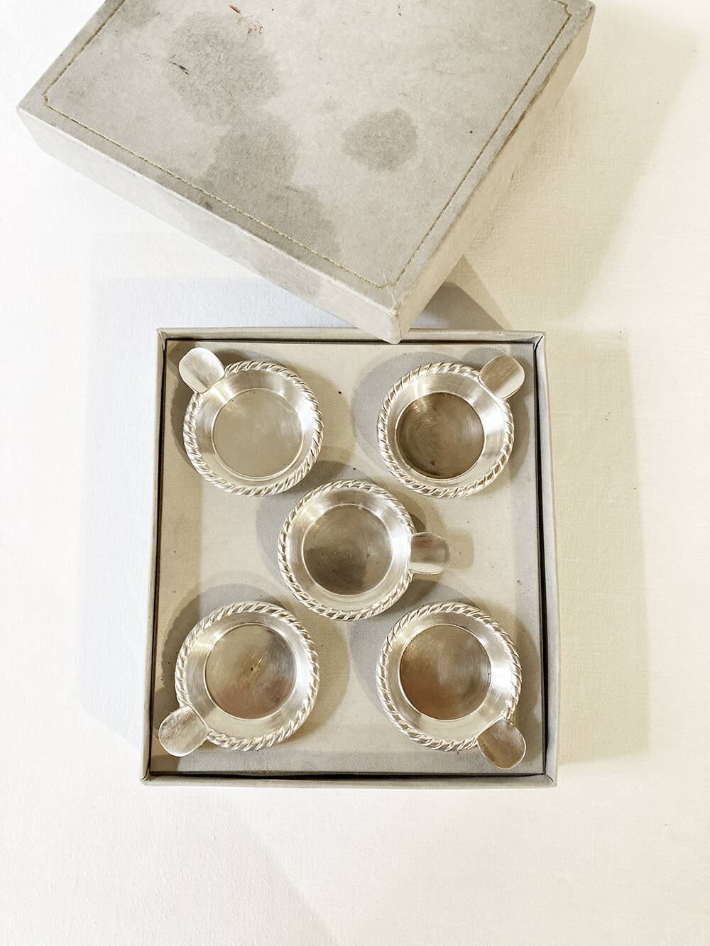 Individual silver metal ashtrays