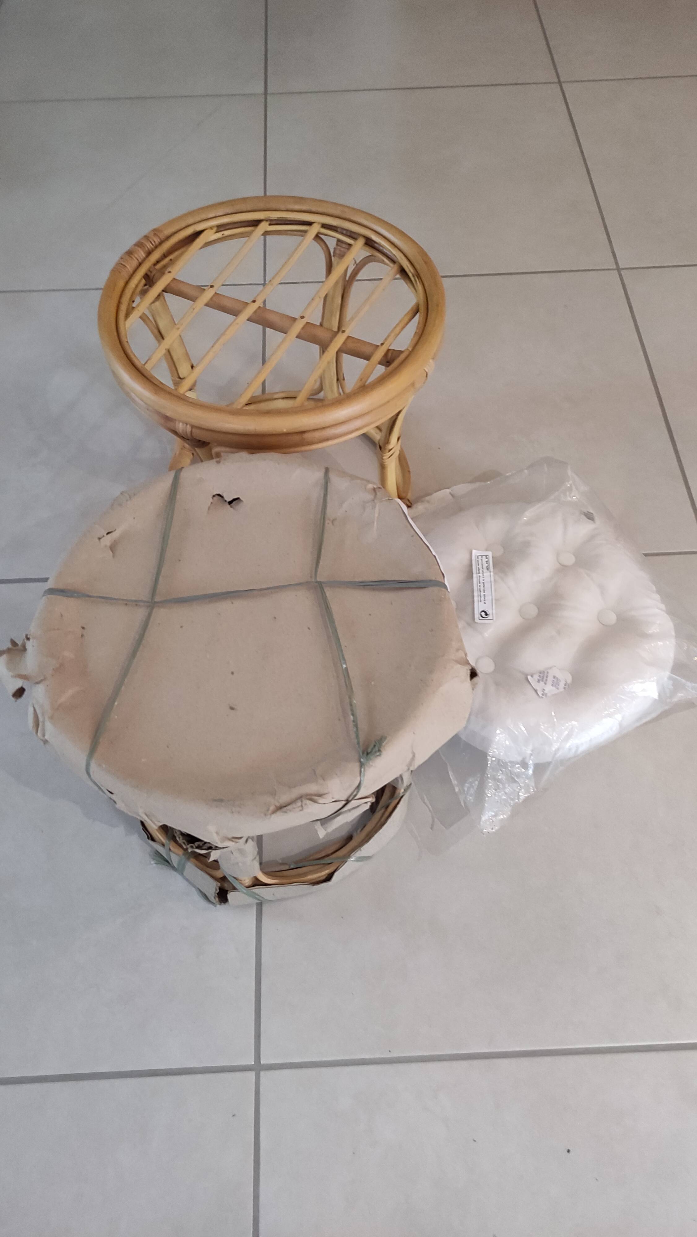 Paire de poufs en rotin et bambou
