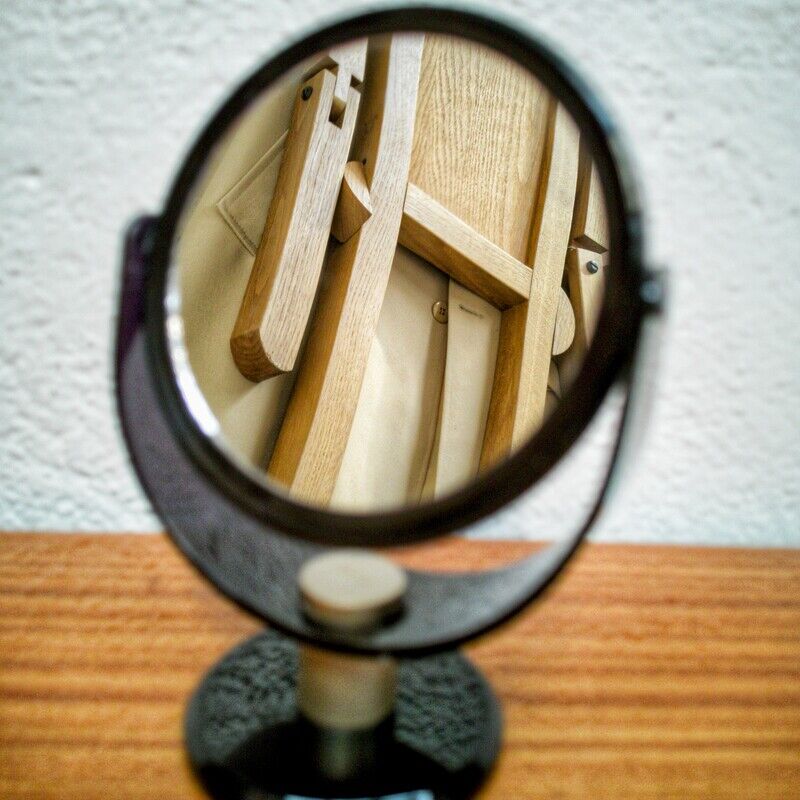 Double-sided stand mirror