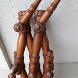 Extendable wooden coat rack