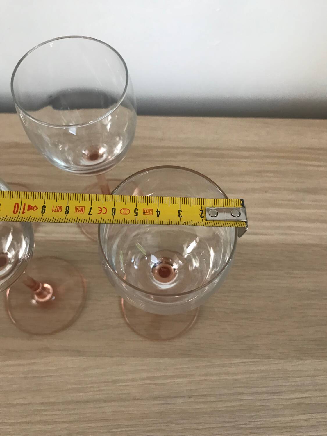 4 luminarc wine glasses with pink base