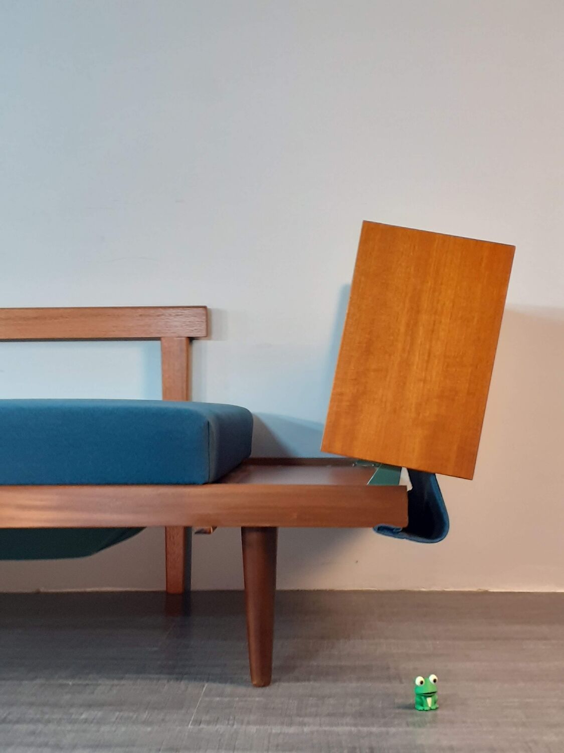 Vintage Norwegian daybed sofa, Restored, 1970s