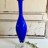 Soliflore ancien en verre bleu