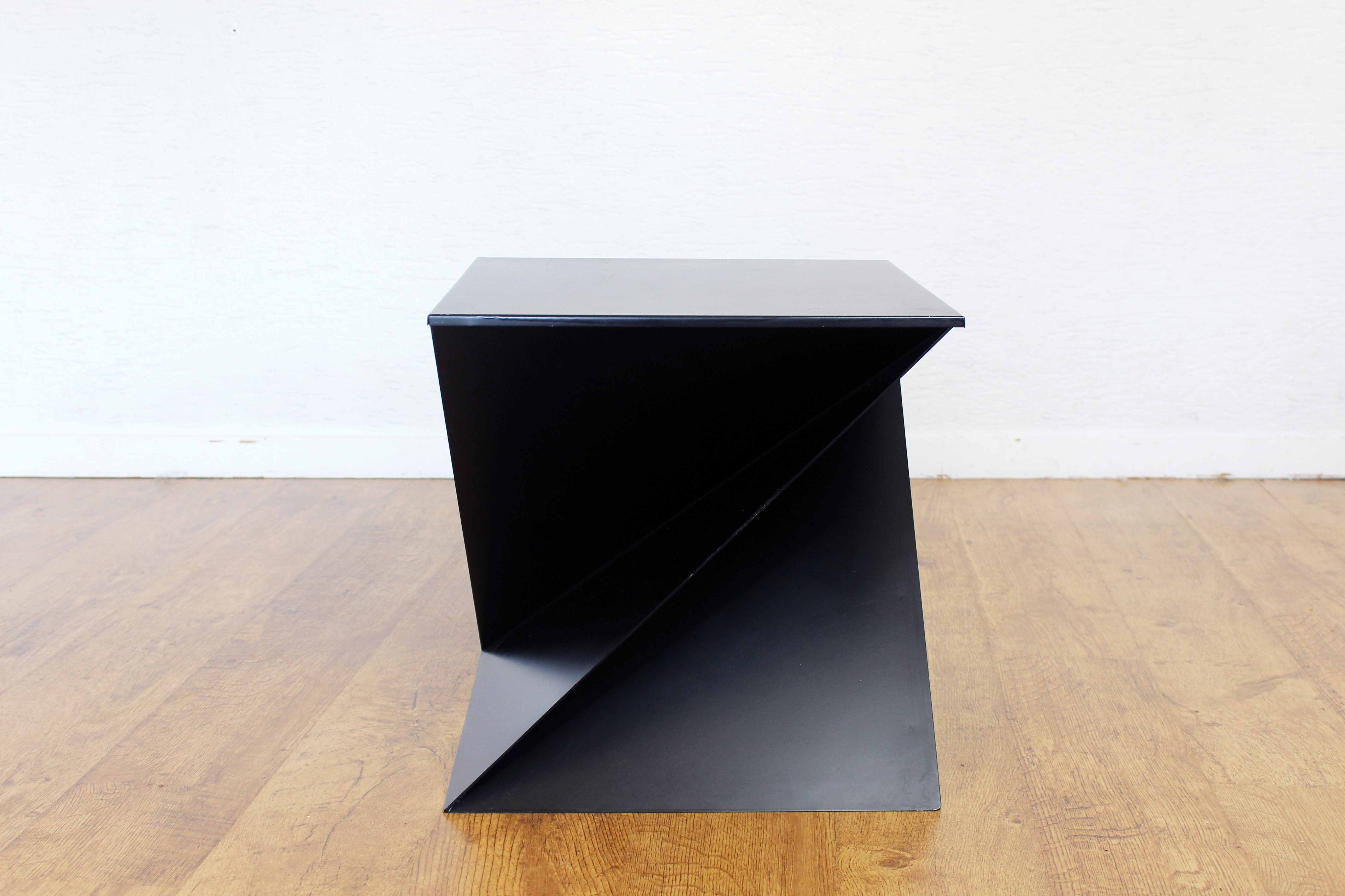 Table basse bout de canapé "origami" 1980