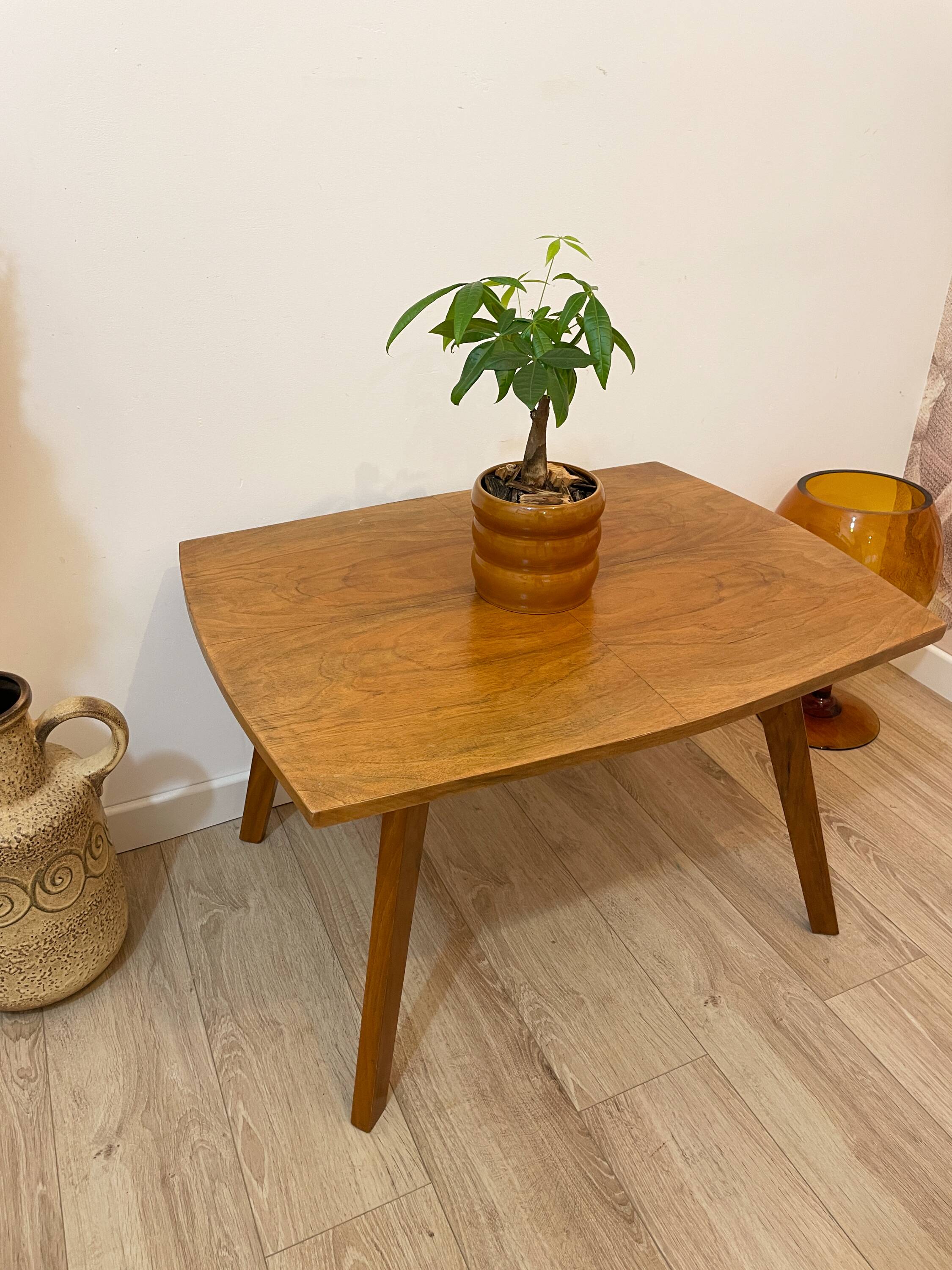 Solid wood coffee table, splayed legs - 1960s