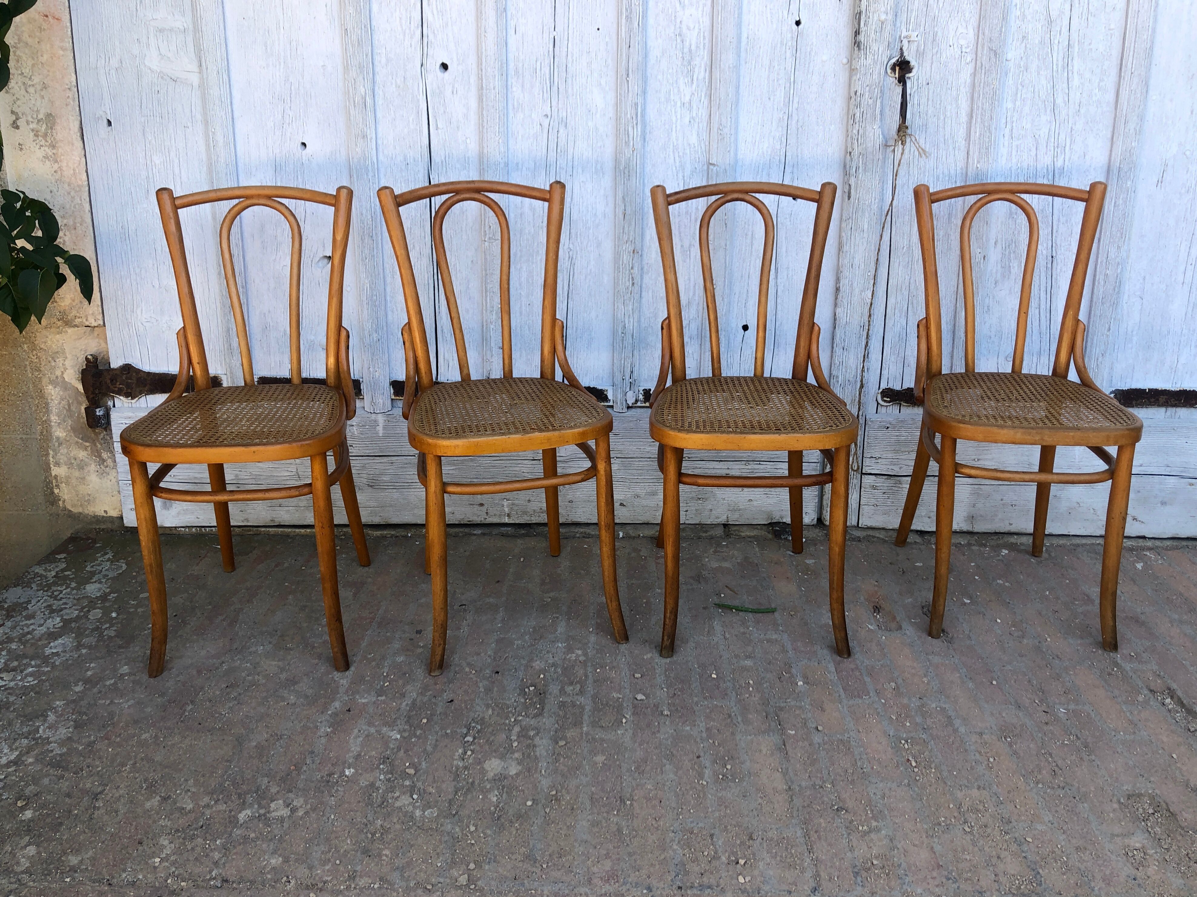 Set de 4 chaises bistrot cannées Baumann