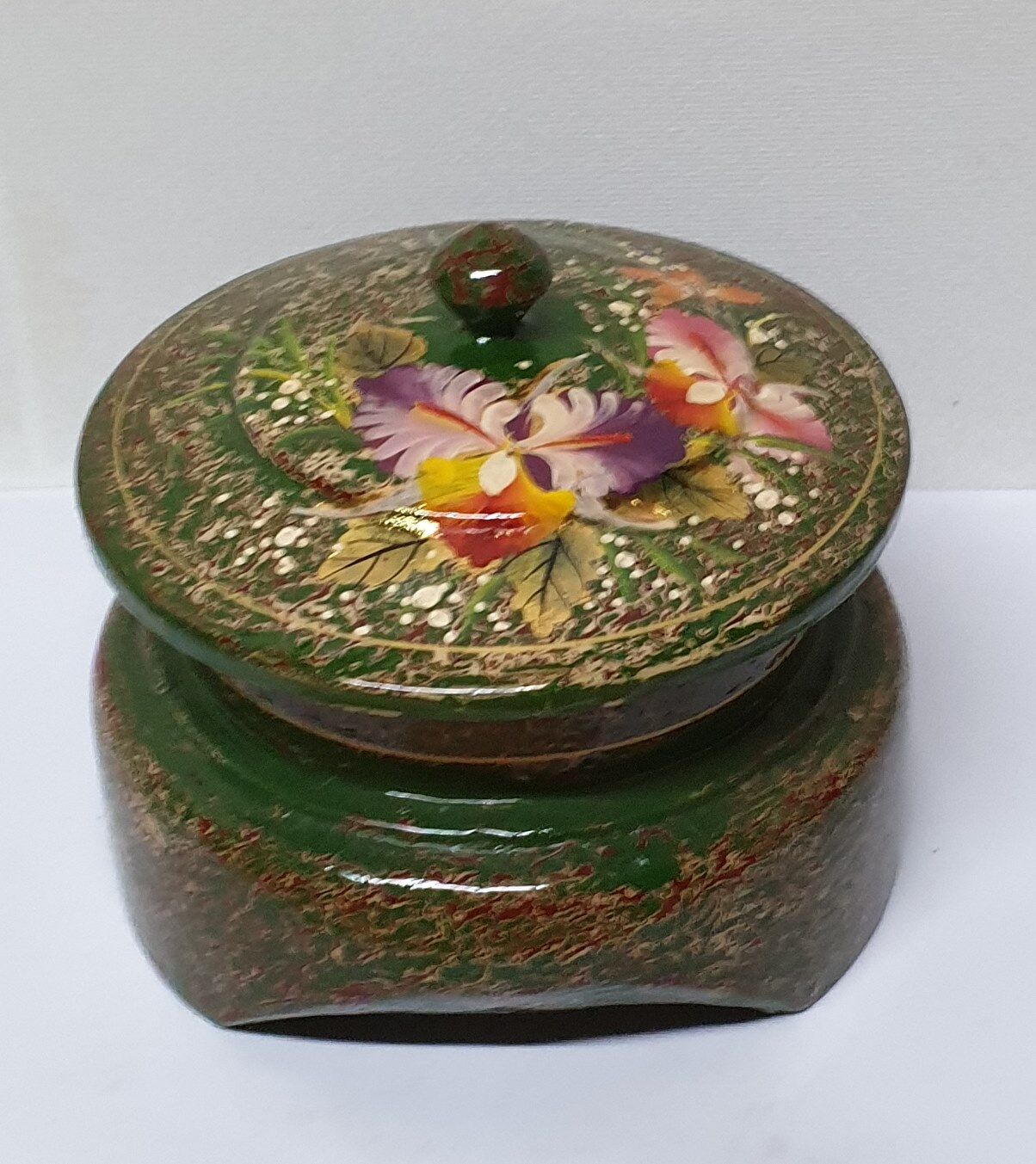 Lasy wooden glass underside