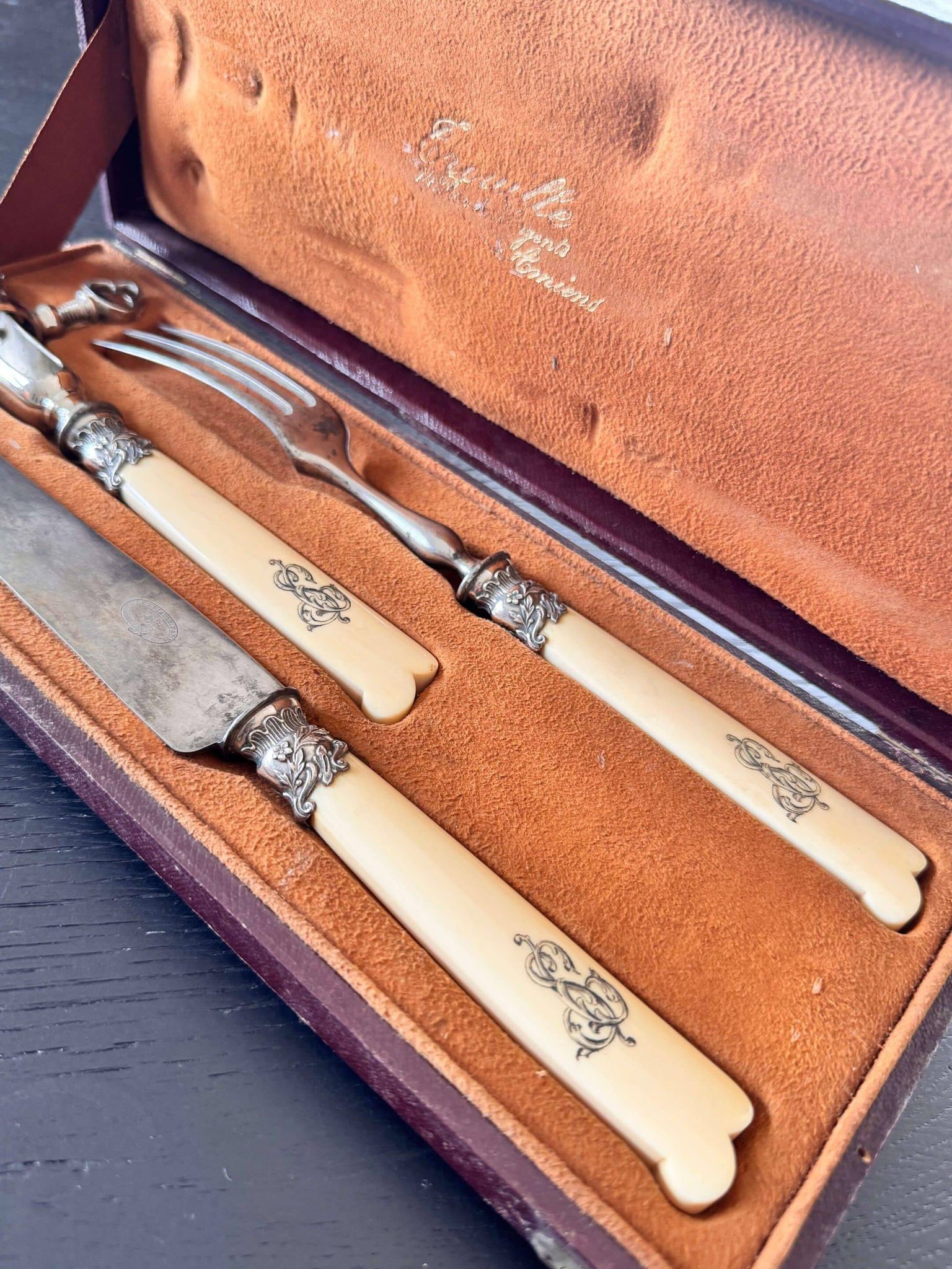 12 Robert Linzeler knives and leg of lamb set for Jules Piault Paris