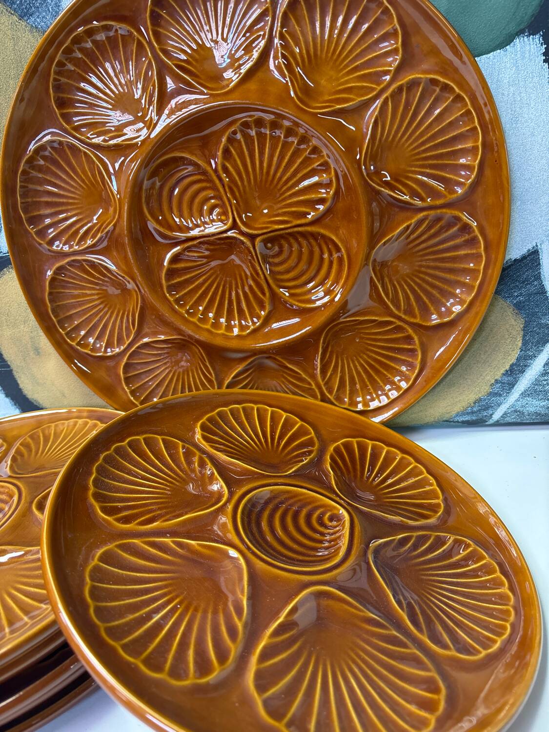 Shell-shaped plates and dishes set