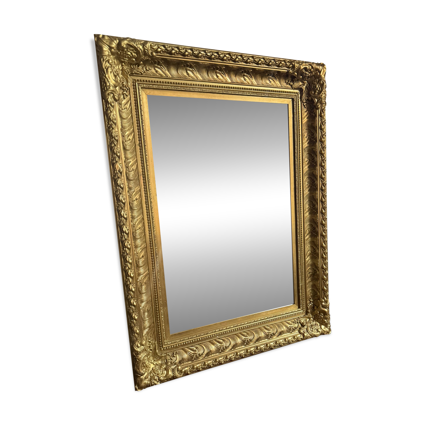 Miroir en bois sculpté