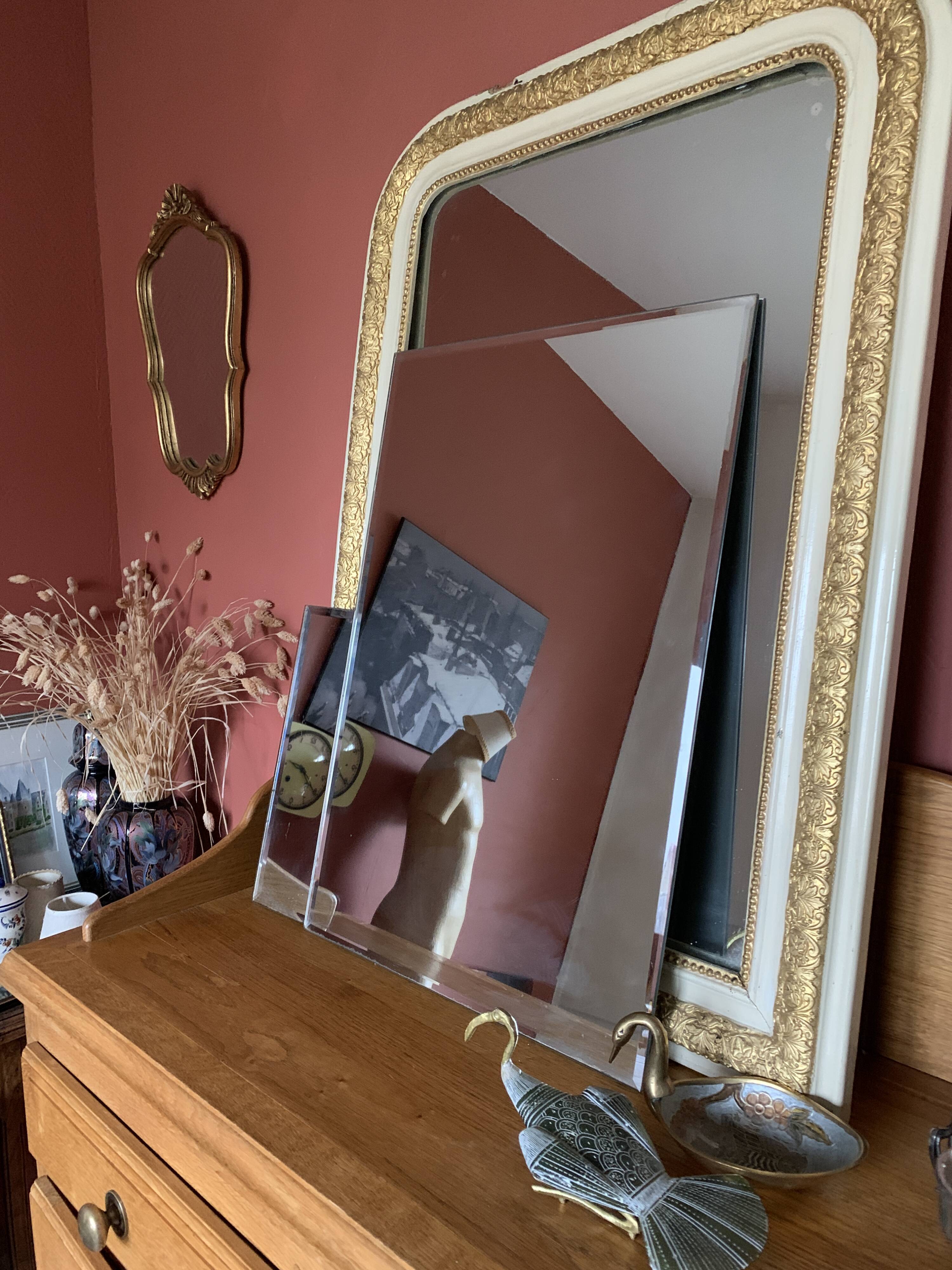 Rectangular bevelled mirror