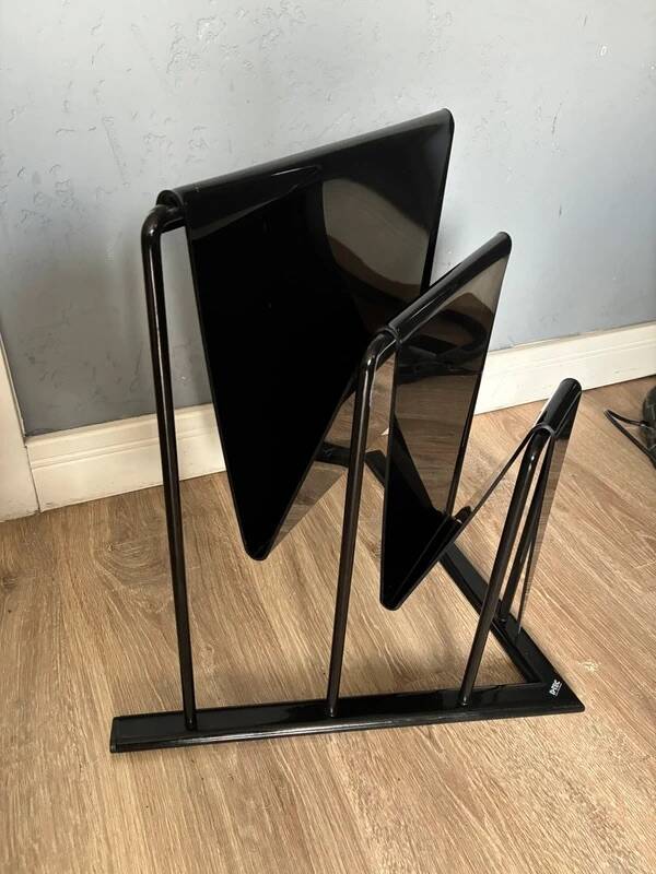 Markus Børgens for D-Tec Magazine Rack – Postmodern Design 1980s
