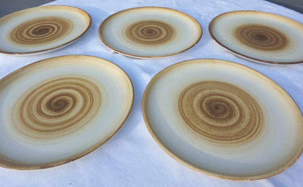 Set 5 plates longchamp 1970 spiral pattern diam24