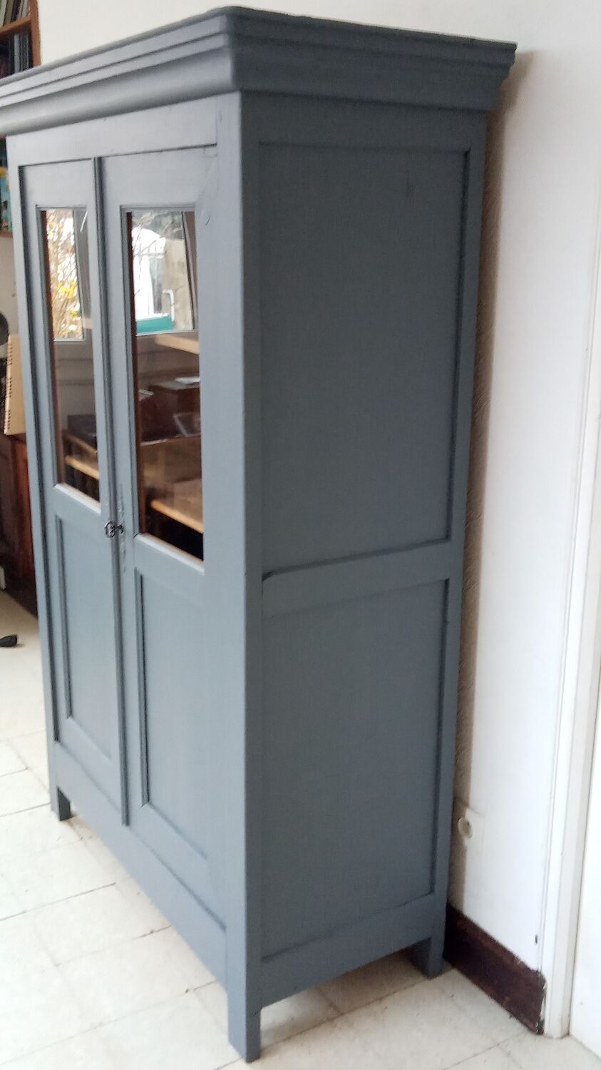 Armoire parisienne vitrée