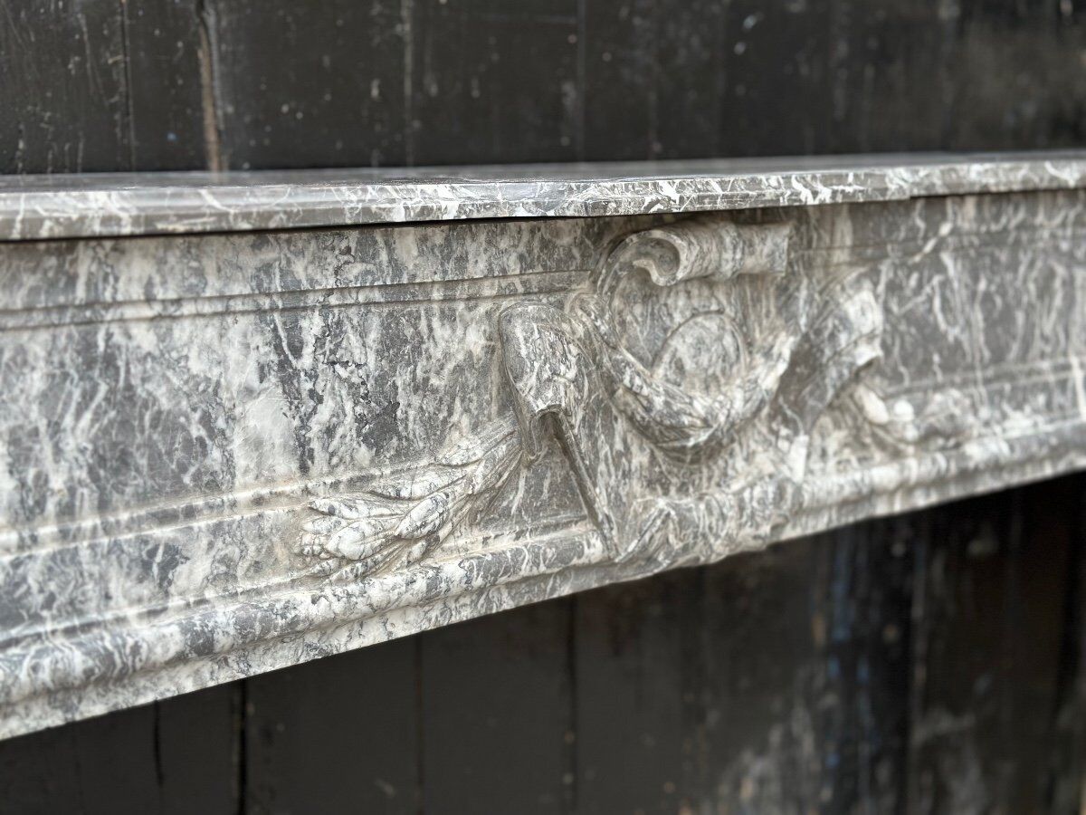 Louis XVI fireplace in gray marble Saint Anne, eighteenth century