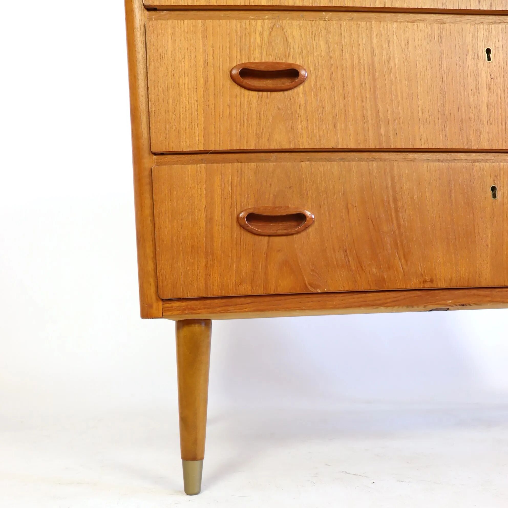 Commode en teck trois tiroirs