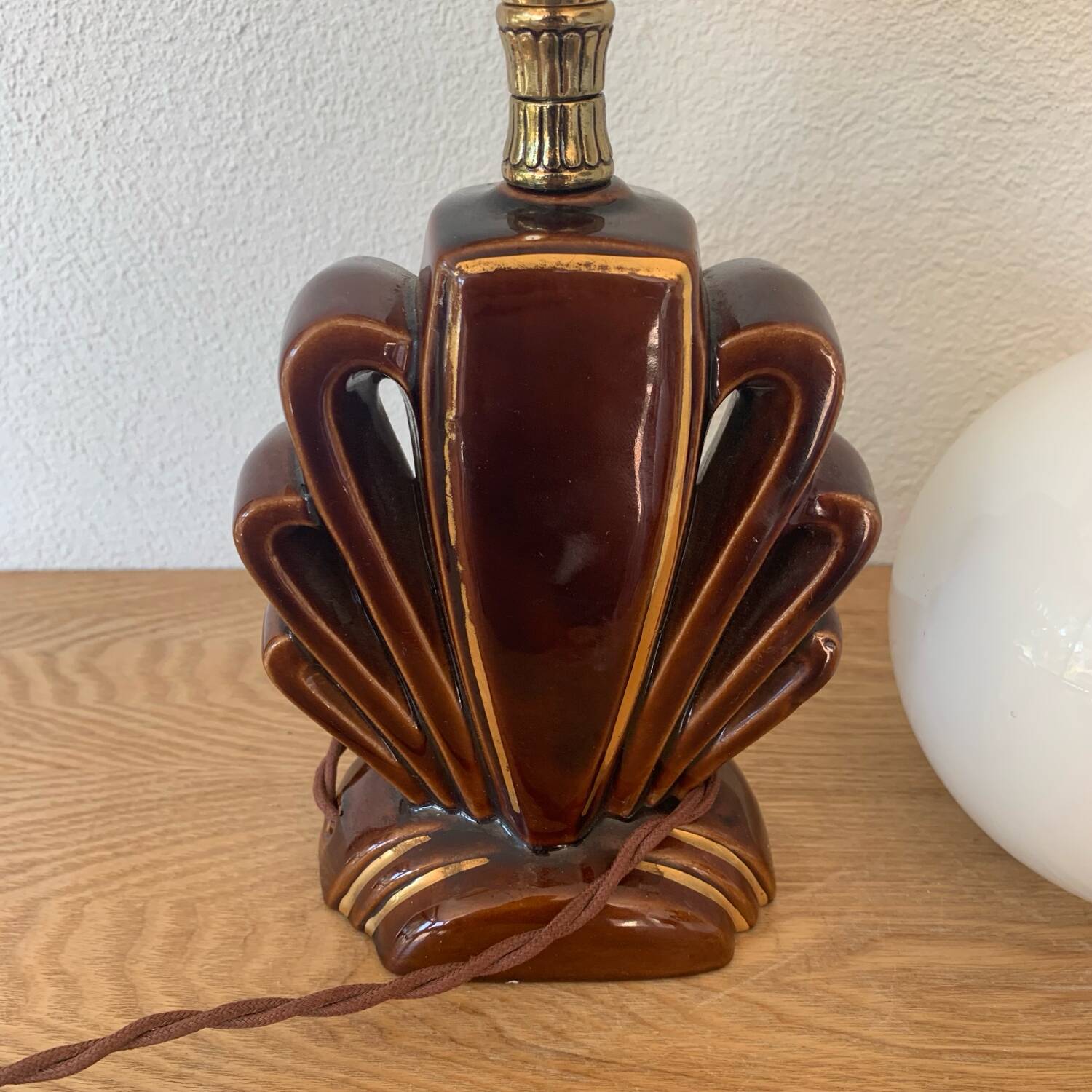 ▪️Art Deco Ceramic and Globe Lamp Stylized Shell Brown and Gold