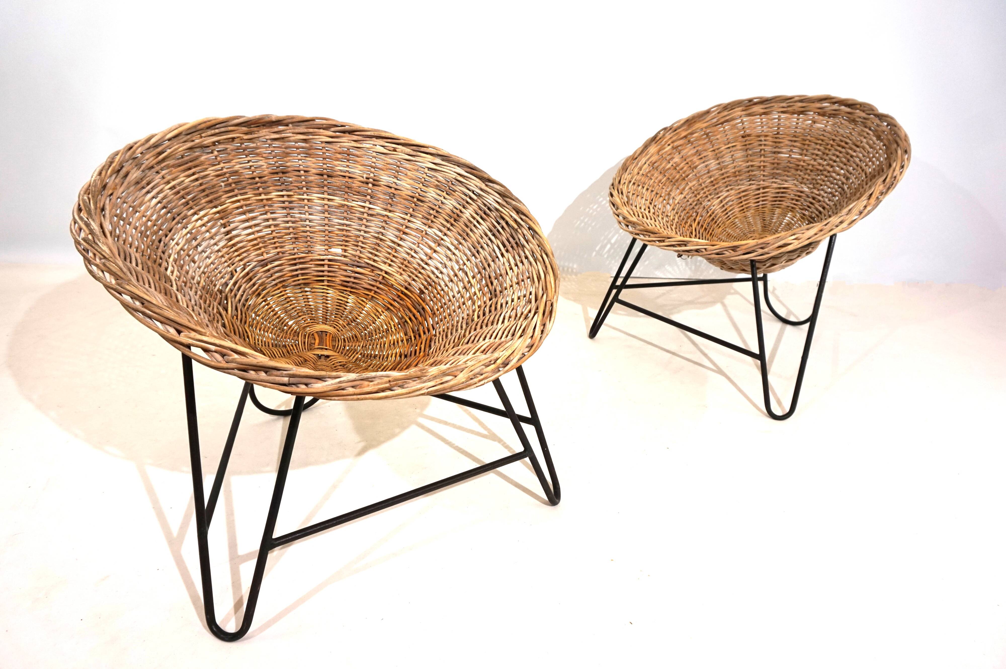 Set of 2 wicker pod chairs from the 60s