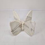 Table basse italienne "Flower" en marbre avec plateau ovale à facettes, années 1970