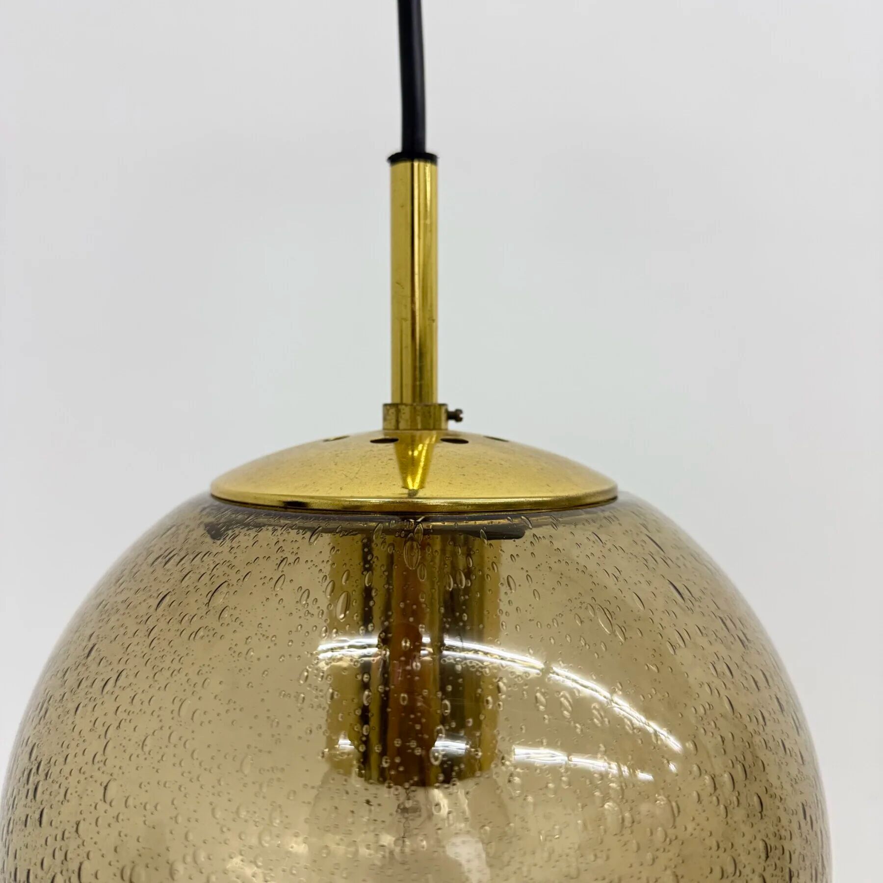 Suspension en verre fumé en laiton Limburg Glashütte, années 1970