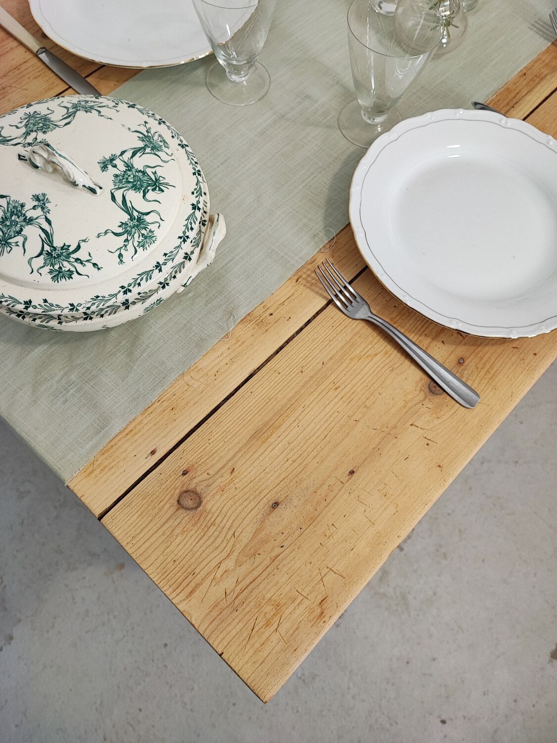 Table de ferme pieds kaki