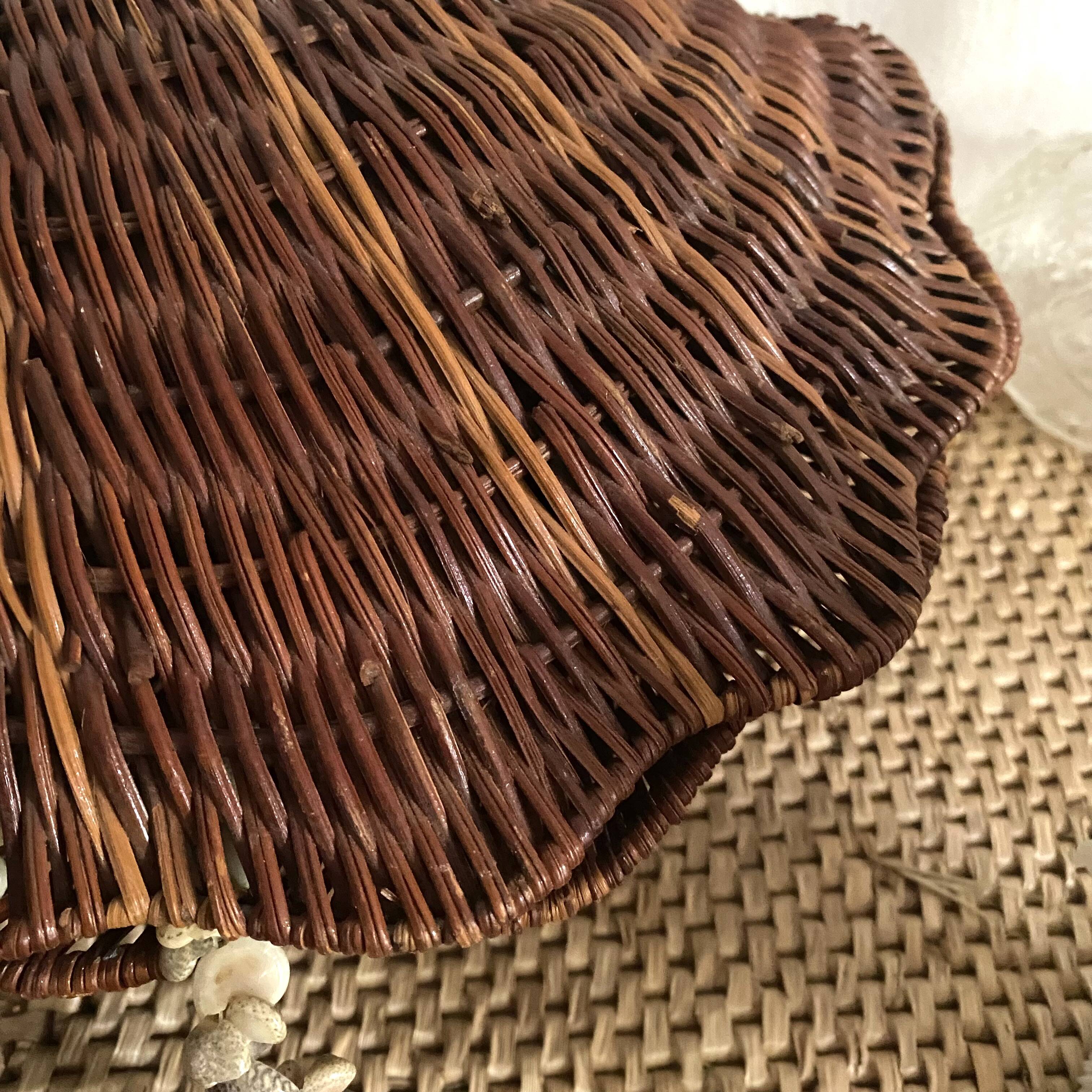 Rattan shell box
